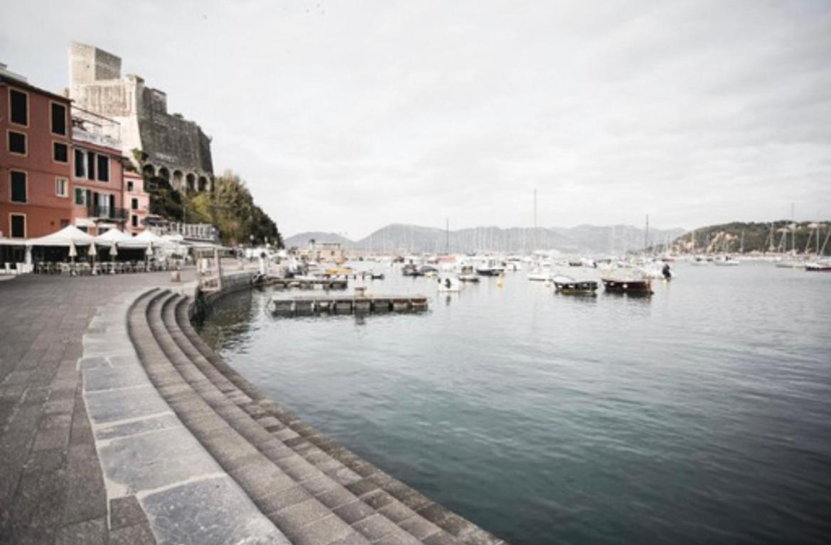 Affittacamere Cinzia Lerici Exteriör bild